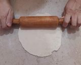 A picture of step 2 of Calzones.