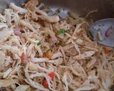 Foto langkah ke 6 dari resep Ayam Suwir Sambal Matah.