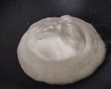 Foto del paso 3 de la receta: Panquecas de yuca y queso rellenos de dulce de guayaba🥯🥞🧀
