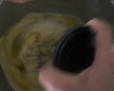 Foto langkah ke 3 dari resep Bolu Kukus Tape Lapis Coklat Tanpa Mixer.