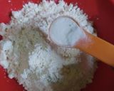 Foto langkah ke 3 dari resep Bolu Pisang Kukus (3 telur, tanpa mixer).