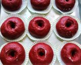 Gambar langkah 9 resipi Donat Red Velvet Susu.