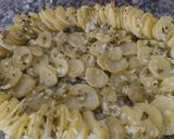 Foto del paso 2 de la receta: Papas con queso y huevo al horno
