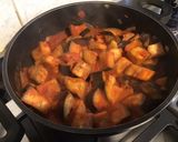 Une image de l'étape 10 de Aubergines violettes aux tomates, gingembre et paprika.