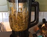 Une image de l'étape 4 de Soupe de cresson et céleri branche au curry et coriandre fraîche.