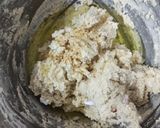A picture of step 3 of Walnut stuffed travel cake.