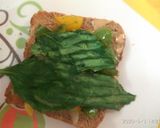 A picture of step 4 of Aloo tikki veggies sandwich.
