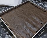 Foto langkah ke 7 dari resep Black Hurricane Chiffon Roll Cake Ketan Hitam.