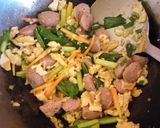 Foto langkah ke 6 dari resep Bihun goreng bakso.