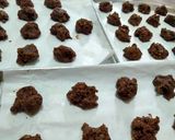 Foto langkah ke 5 dari resep Eggless Chocolate Cereal Cookies.