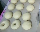 Foto langkah ke 3 dari resep Donat serba curah murah meriah tanpa kentang dan telur EMPUK.