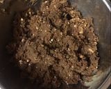 A picture of step 4 of Cake balls with nuts.