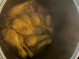 Jamoncitos de pollo con patatas estofadas
