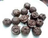 Foto del paso 5 de la receta: Bombones rellenos de gelatina de espuma de fresas