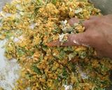 A picture of step 2 of Rice Thepla.