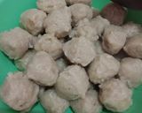 Foto langkah ke 5 dari resep Bakso Ayam MenuL.