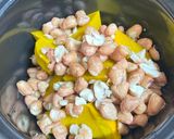 Hình bước làm 3 của món Canh Bí Đỏ Đậu Phộng Lá Lốt