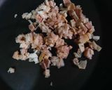 Foto del paso 4 de la receta: Ensalada de espinacas con tocino