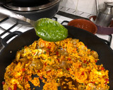 Foto del paso 6 de la receta: Arroz con cuerpos de centollo o cangrejo, cigalas, almejas y calamar