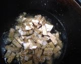 Foto langkah ke 1 dari resep Orek Tempe Tomat Kecap.