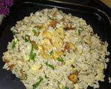 Foto langkah ke 7 dari resep Garlic Fried Rice.