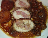 Foto del paso 4 de la receta: Rollo de pechuga envuelta en beicon rellena de longaniza fresca beicon mozadela y 4 quesos en la olla GM f
