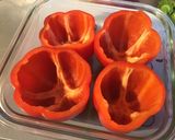 Une image de l'étape 3 de Poivrons rouges farcis au chapon, mozzarella di buffala et origan.
