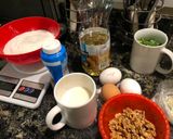 Foto del paso 1 de la receta: Budín salado cebollita parmesano y nueces