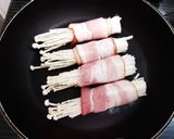 รูปขั้นตอนการทำที่ 1 ของ คุมาโมโต้ราเมนเห็ดม้วนเบคอน