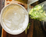 A picture of step 1 of Cucumber drink🍋🥒.