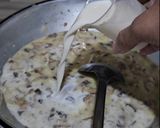 Foto langkah ke 6 dari resep Creamy Mushroom Sauce🍄‍🟫🍕🥩🥗🍝😋.