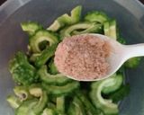 Gambar langkah 1 resipi Peria masak taucu.