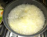 Foto del paso 3 de la receta: Pollo de mar al wok con papas