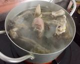 Hình bước làm 3 của món Nui nấu thịt gà