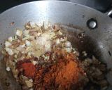 A picture of step 3 of Japanese noodle sandwich(yakisoba bread).