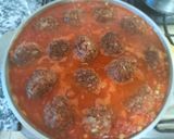 Foto del paso 7 de la receta: Albóndigas de Carne Rellenas con Puré y Huevos Rancheros
