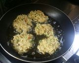 Foto langkah ke 4 dari resep Perkedel Mie.
