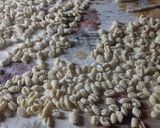 Foto del paso 5 de la receta: Ñoquis de papa con salsa