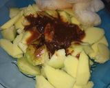 Foto langkah ke 3 dari resep Rujak mangga kedondong.