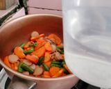 Foto langkah ke 5 dari resep Sayur Sop Sosis.