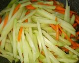 Hình bước làm 3 của món Gan Heo Xào Su Su Cà Rốt