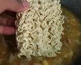 Foto langkah ke 6 dari resep Seblak mie kerupuk sosis telur pakcoy 🥰😂🤣.