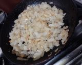Foto del paso 1 de la receta: Empanadas de Jamón y Queso con Cebolla