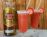 Foto del paso 4 de la receta: 🍓🍸🍹Daikiri de frutilla 🍹🍸🍓