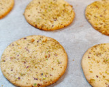 Foto del paso 8 de la receta: Galletas de pistacho y cardamomo