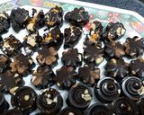 A picture of step 6 of Nuts and Raisins Dark Chocolate.