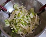 Foto del passaggio 7 della ricetta ​🥗 Insalata croccante al profumo di Tropea 🧅