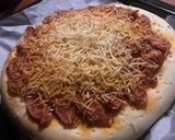 Foto langkah ke 7 dari resep Puffy Bolognese Pizza.