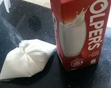 A picture of step 1 of Milk lassi.