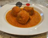 Foto del paso 6 de la receta: Albóndigas en salsa de tomate, pimientos tricolor y calabacín al orégano